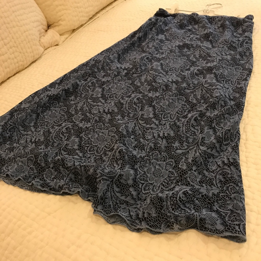 Silk Skirt - Picture 2 of 4
